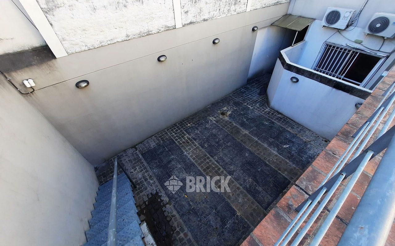 ROJAS al 600 Piso PB 28