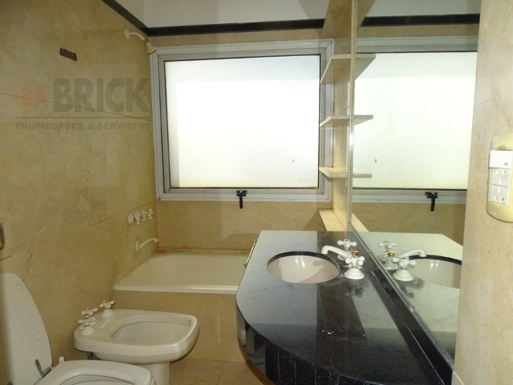 POSADAS al 1300 Piso 15 26