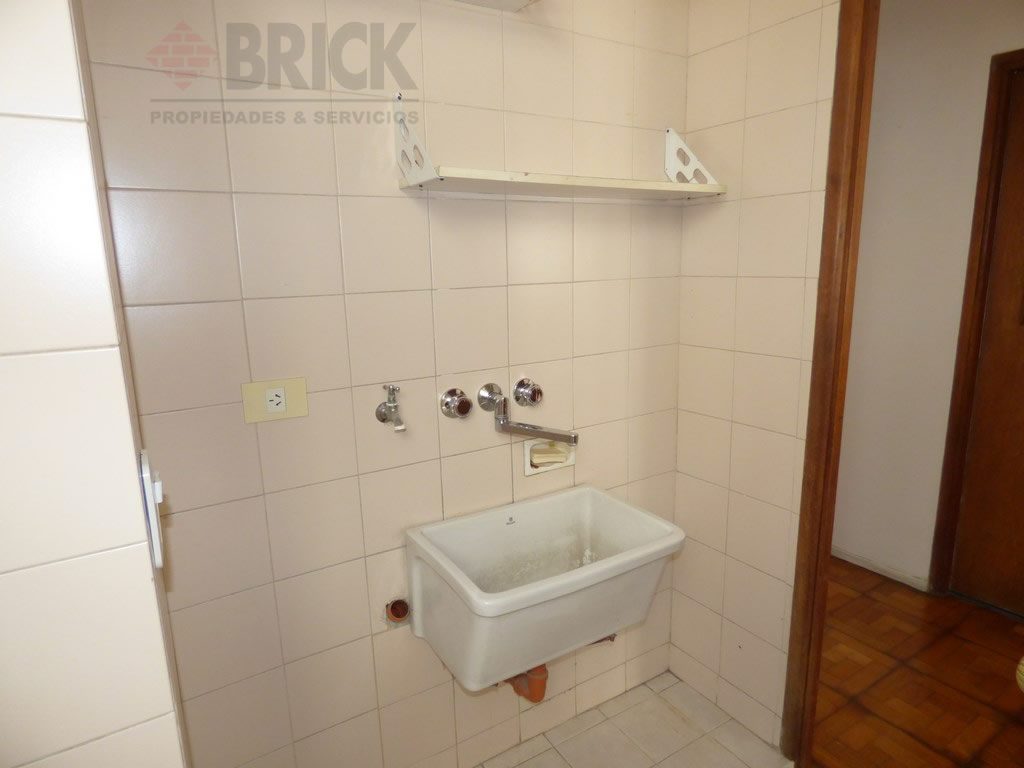 GUTIERREZ, JUAN MARIA al 2500 28