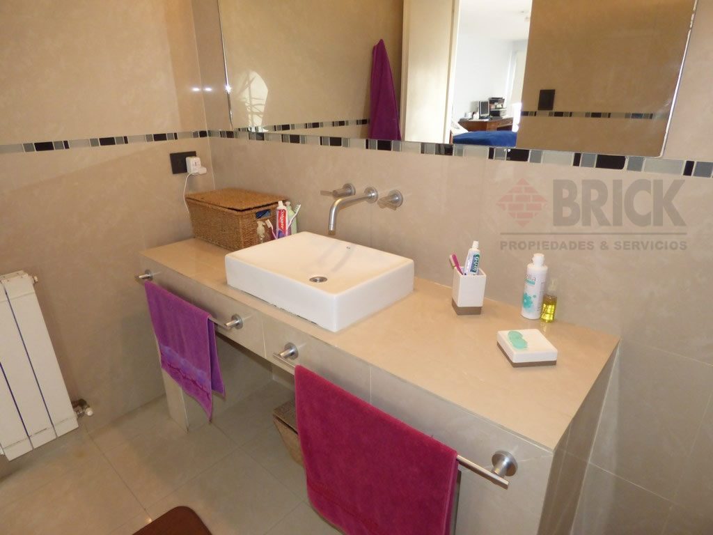 MARTINEZ, ENRIQUE al 900 42