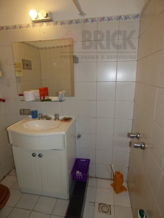 AUSTRIA al 2200 Piso PB 10