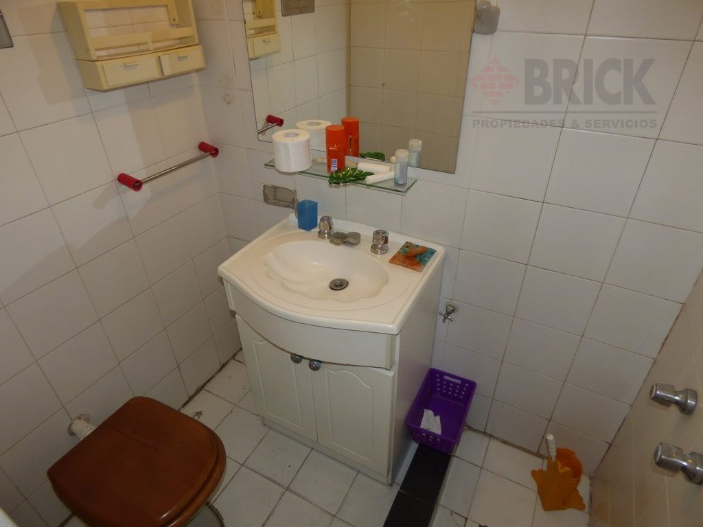 AUSTRIA al 2200 Piso PB 11