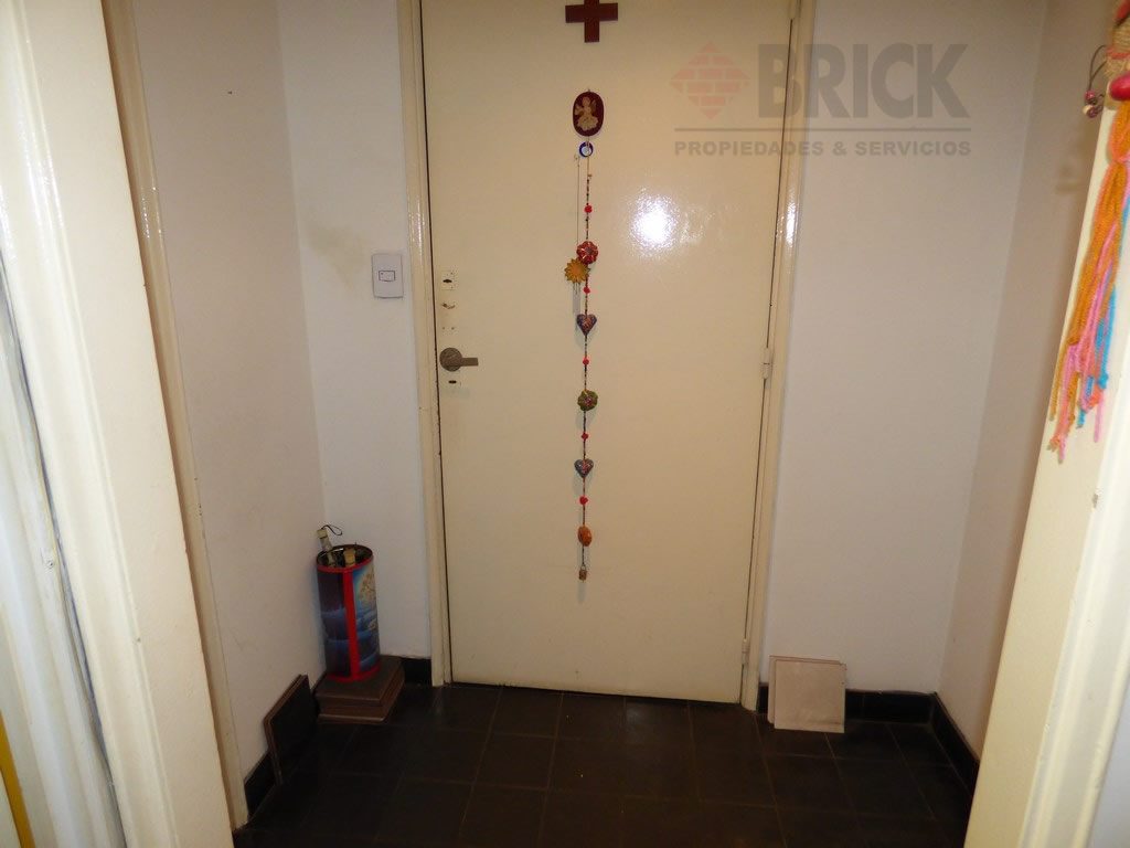 AUSTRIA al 2200 Piso PB 13