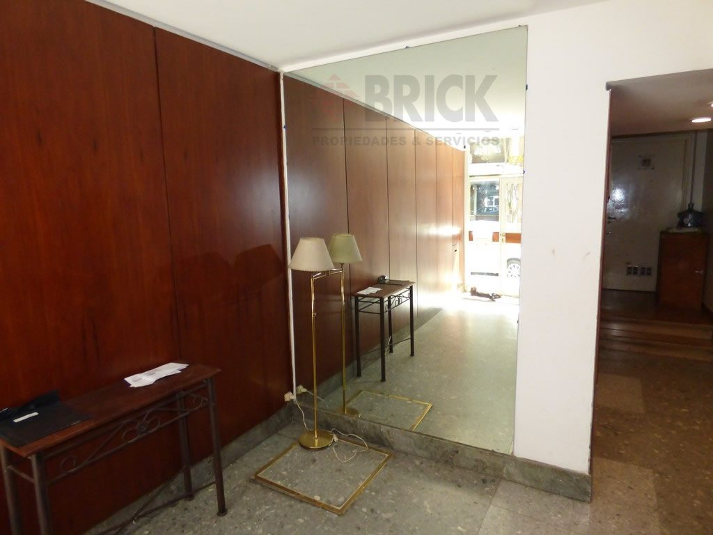 AUSTRIA al 2200 Piso PB 18