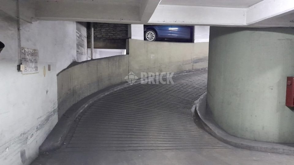 AGUERO al 2000 Piso 1 Nº 44 3