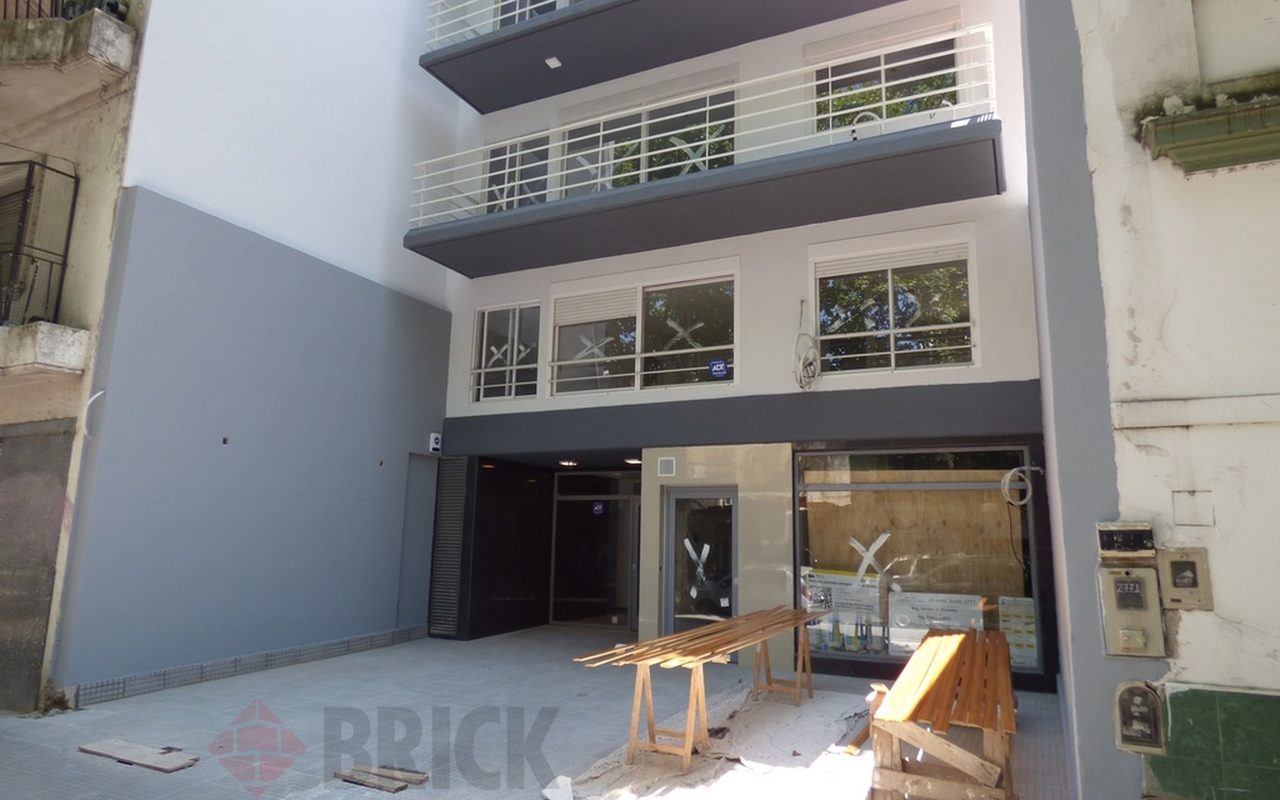 ALVAREZ JONTE, AV. al 2700 Piso 2 33