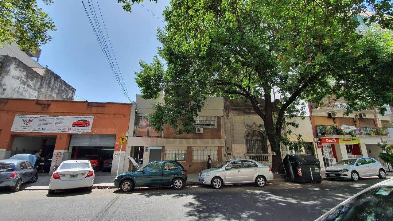 VELASCO, JUAN RAMIREZ DE al 700 Piso 1 17