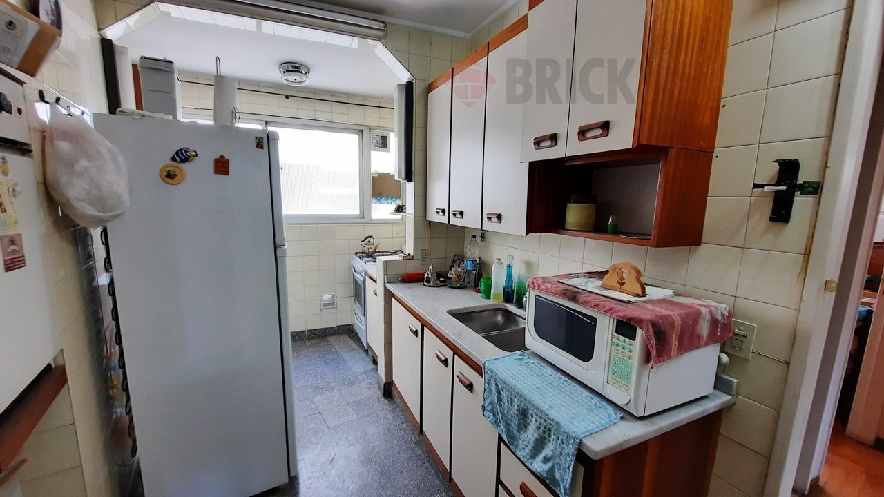 ALBERDI, JUAN B., AV. al 1500 Piso 8 21