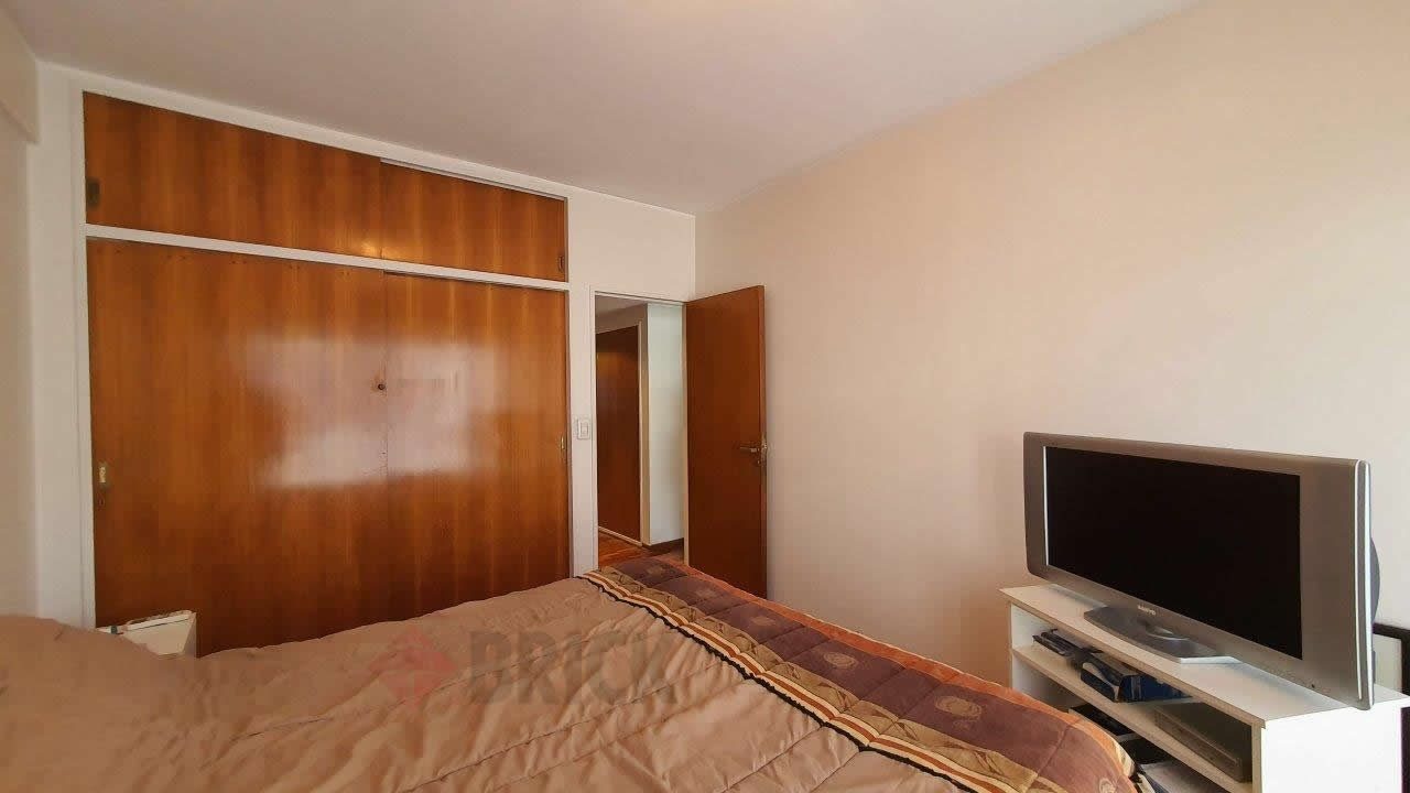 VUELTA DE OBLIGADO al 2400 Piso 3 13