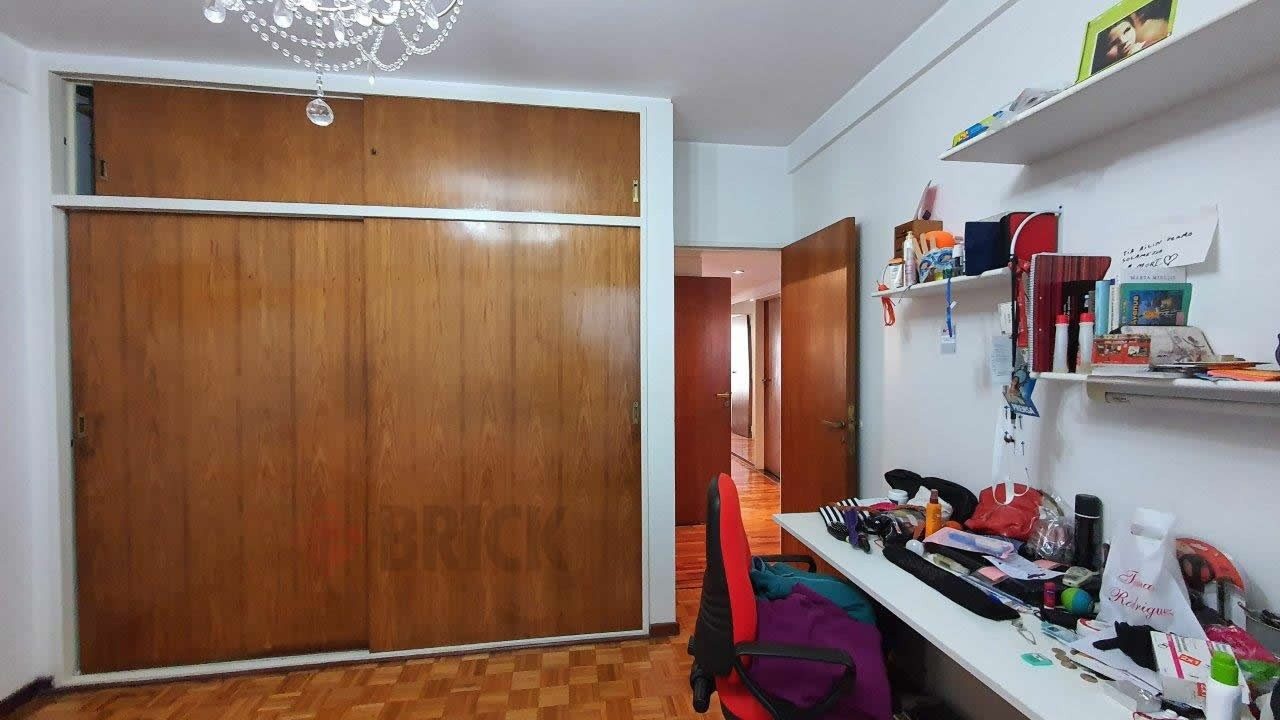 VUELTA DE OBLIGADO al 2400 Piso 3 20