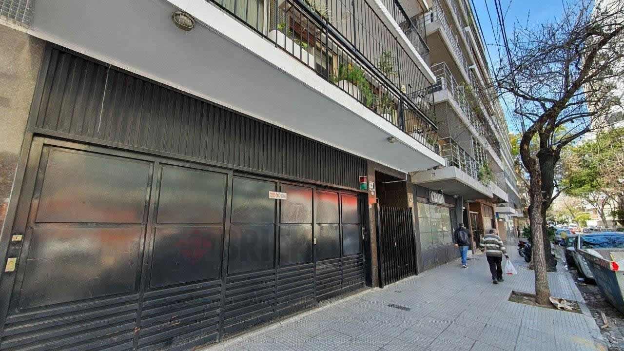VUELTA DE OBLIGADO al 2400 Piso 3 27