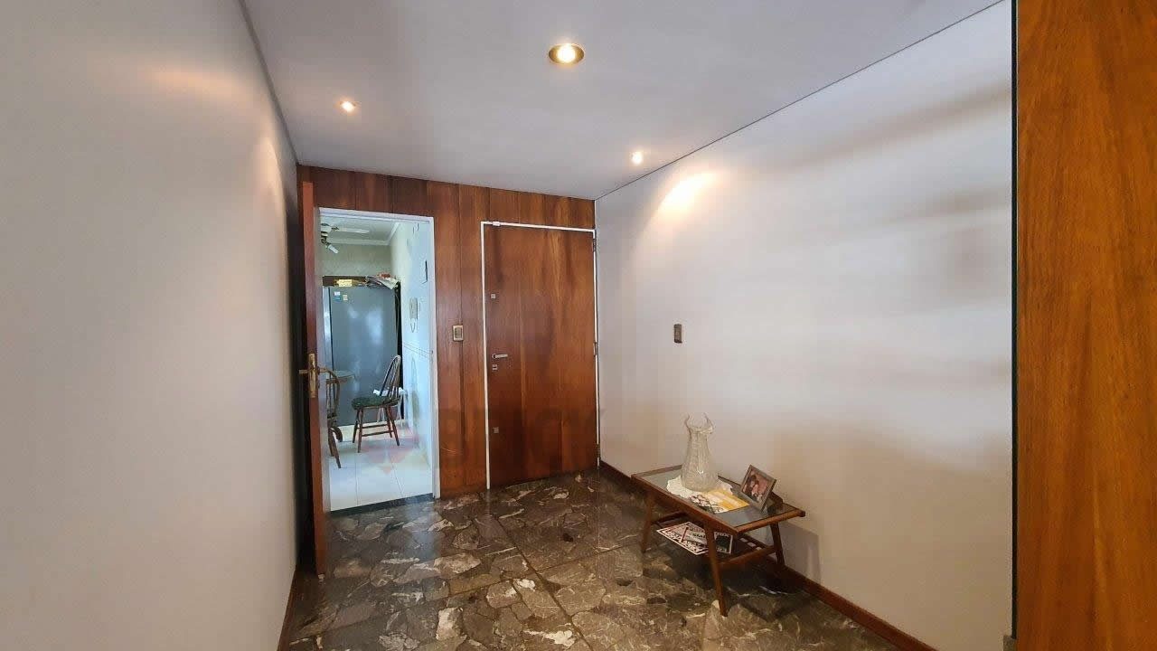 VUELTA DE OBLIGADO al 2400 Piso 3 3