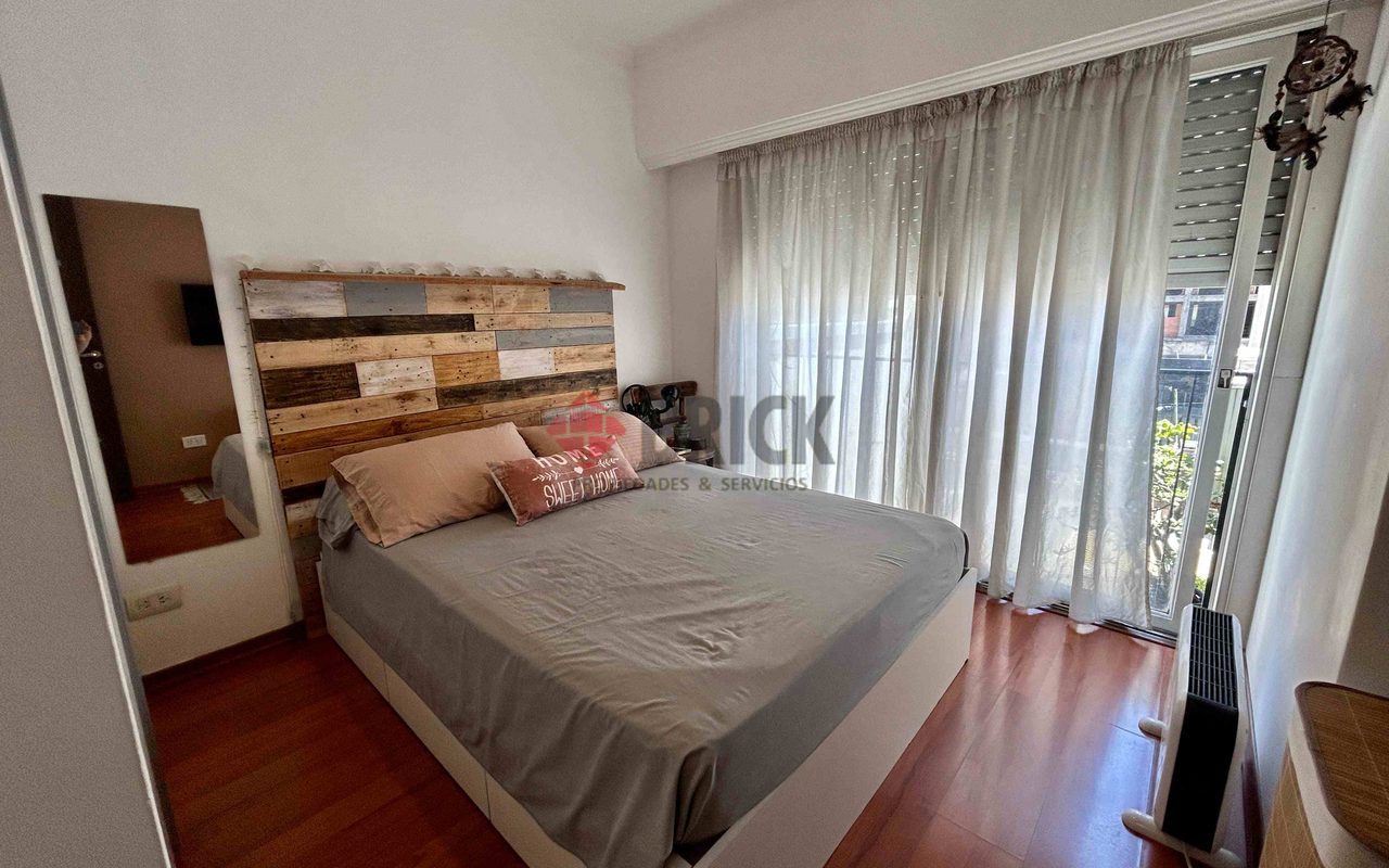 AV. RIVADAVIA al 13800 Piso 1 7