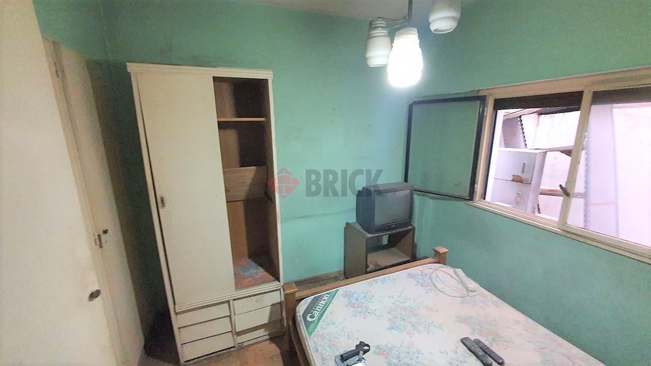 SARMIENTO al 4400 Piso 1 12