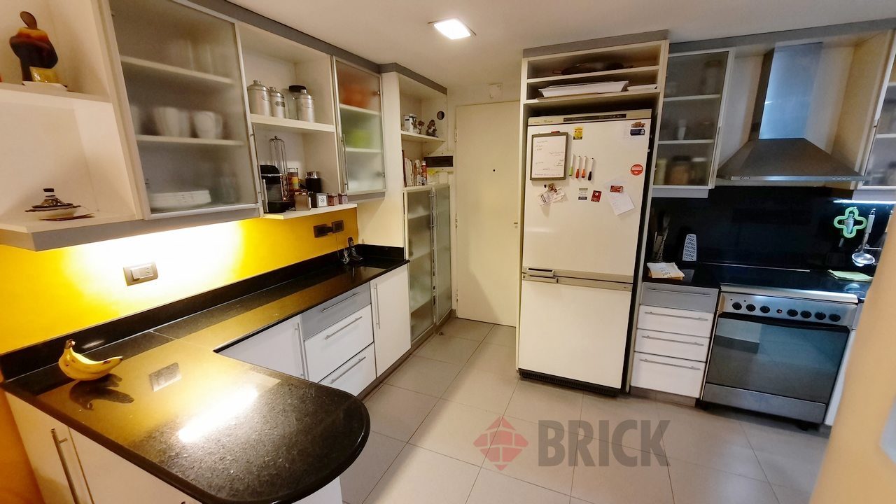 SALGUERO, JERONIMO al 2100 Piso 3 20