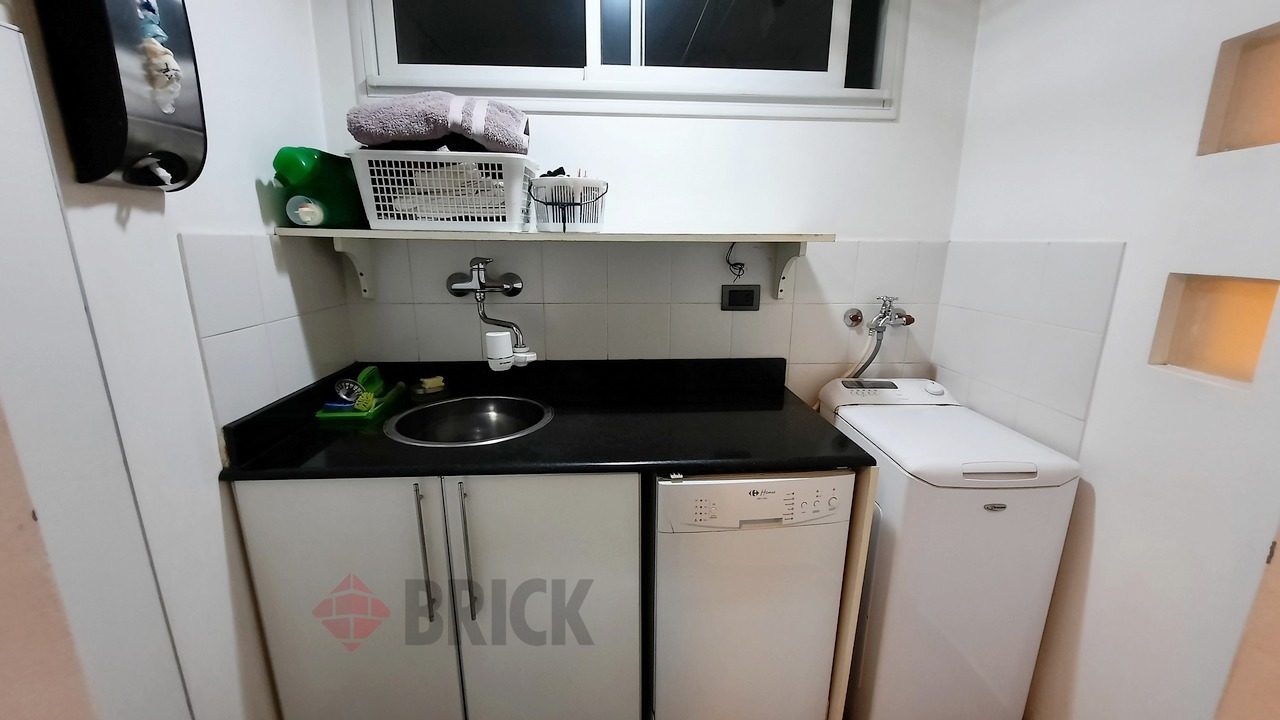 SALGUERO, JERONIMO al 2100 Piso 3 24