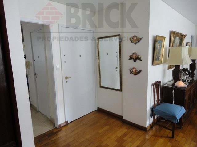 FRENCH al 2200 Piso 6 11