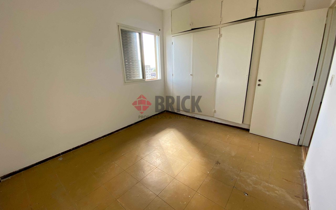 BRADLEY,EDUARDO al 300 Piso 12 9