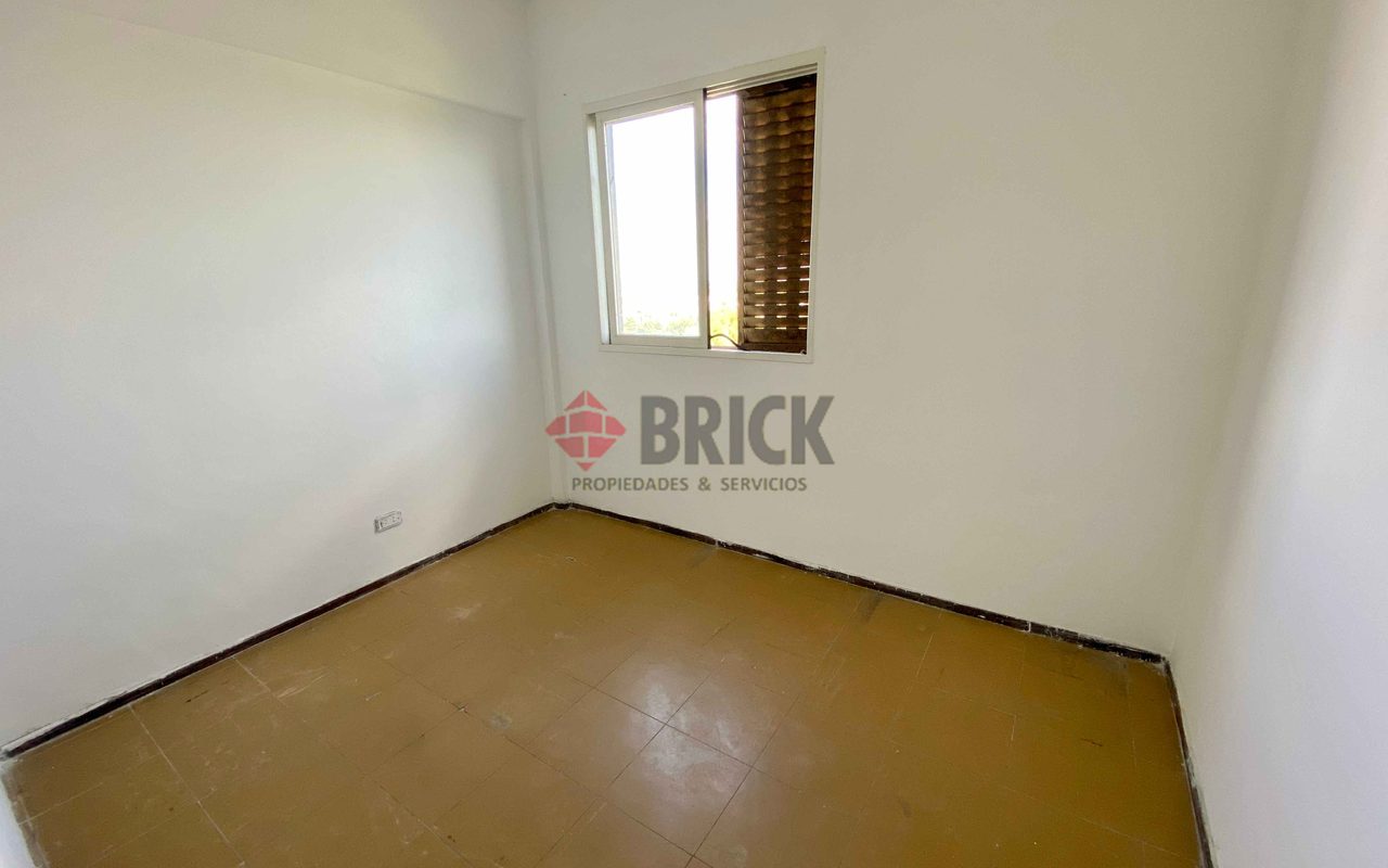 BRADLEY,EDUARDO al 300 Piso 12 10