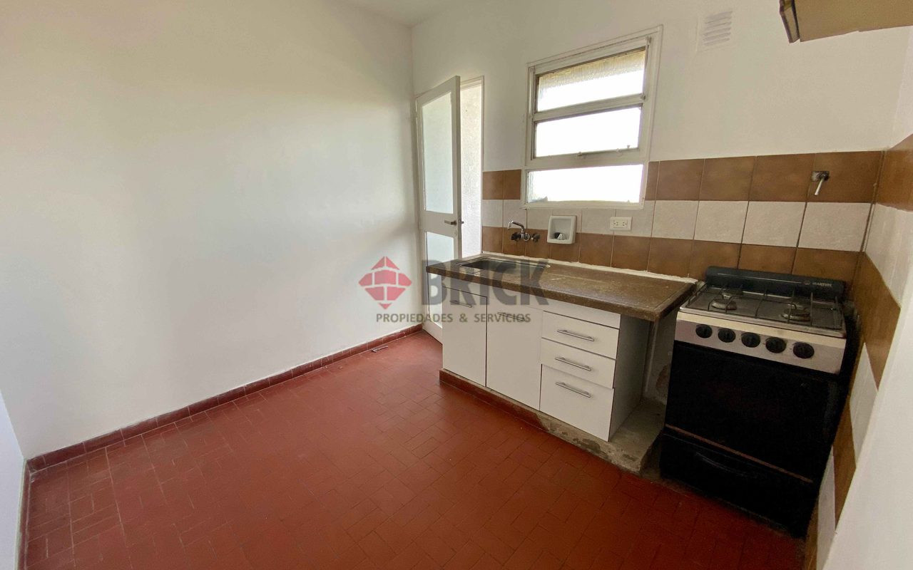 BRADLEY,EDUARDO al 300 Piso 12 7