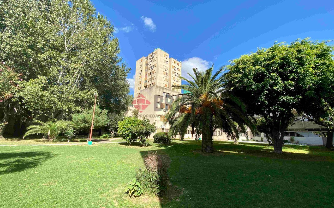 BRADLEY,EDUARDO al 300 Piso 12 1