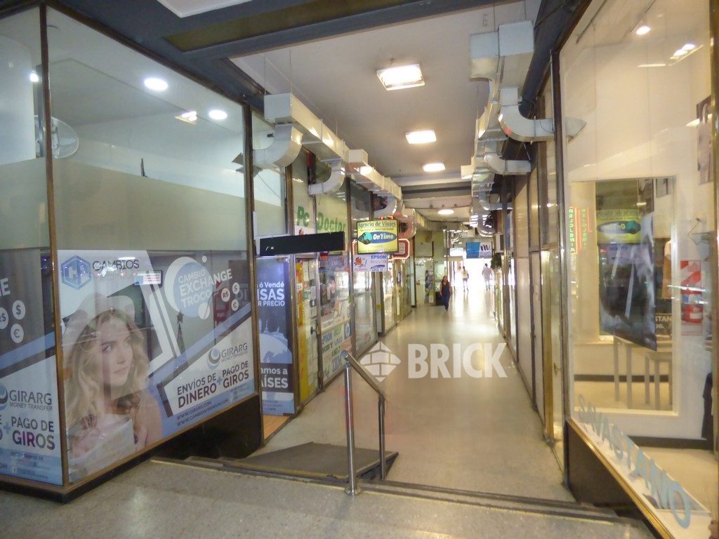 SANTA FE, AV. al 1500 Piso PB Loc. 40 7