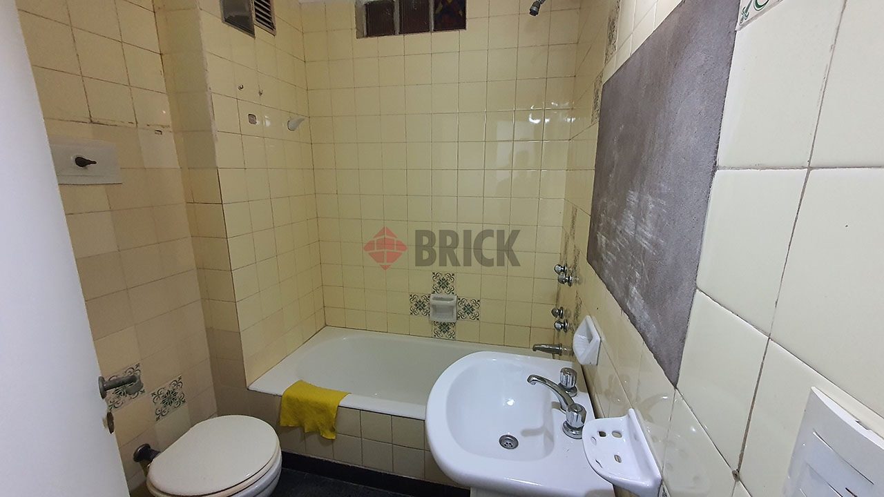 ECUADOR al 1500 Piso 2 12