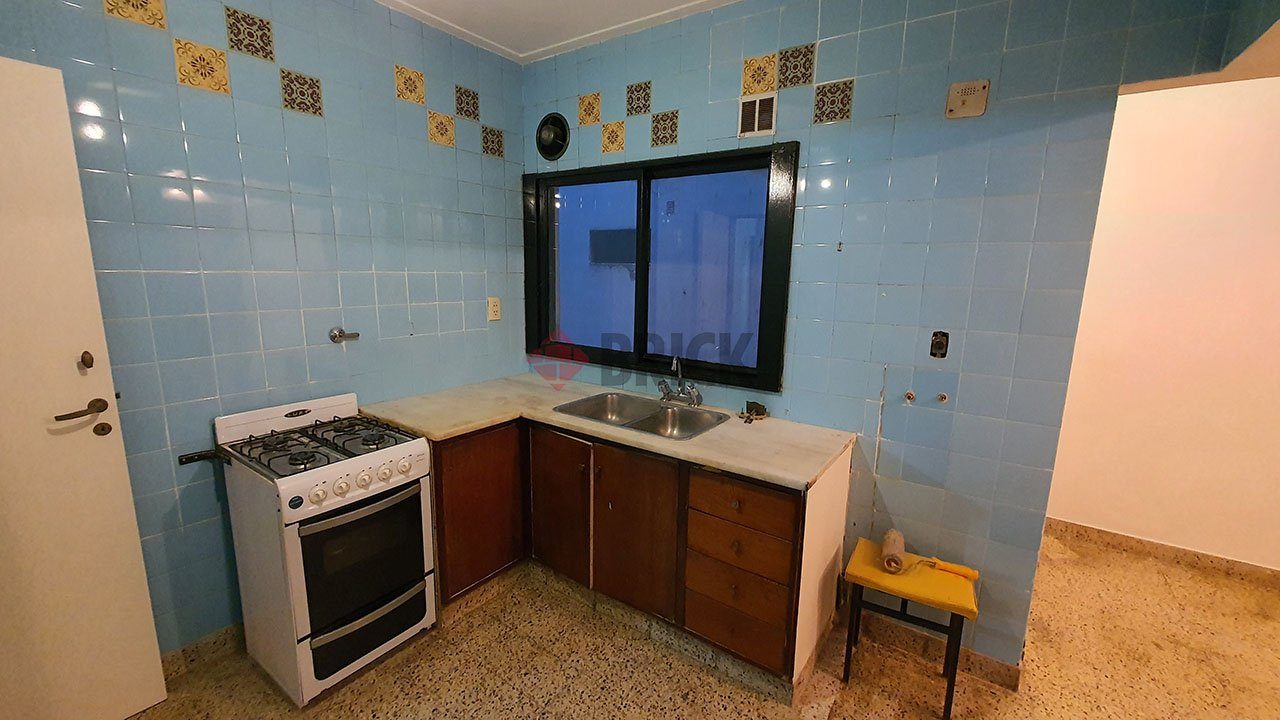 ECUADOR al 1500 Piso 2 17