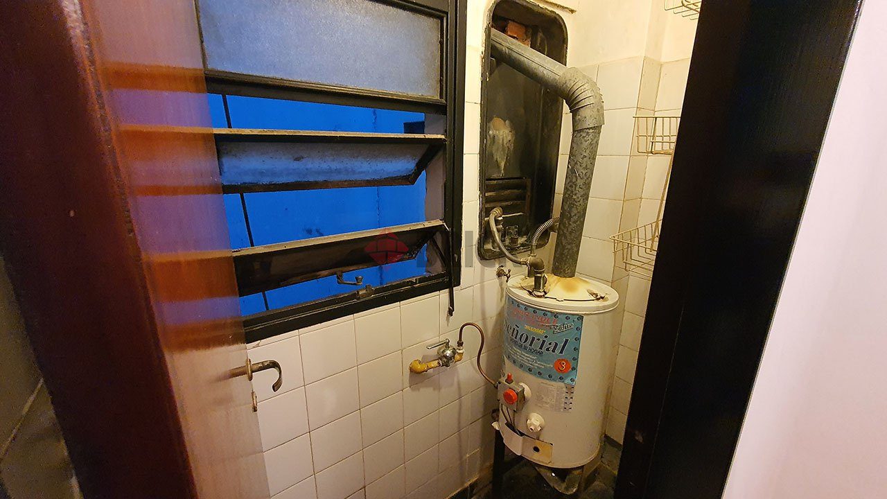 ECUADOR al 1500 Piso 2 19