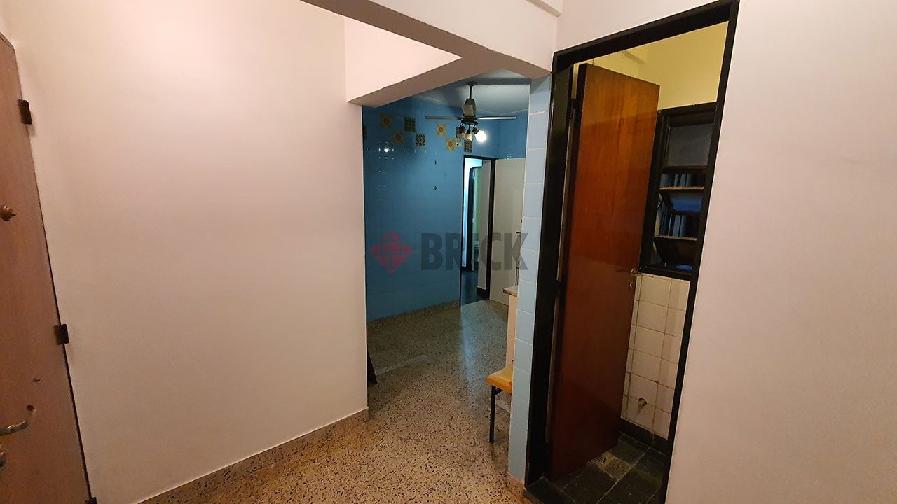 ECUADOR al 1500 Piso 2 20