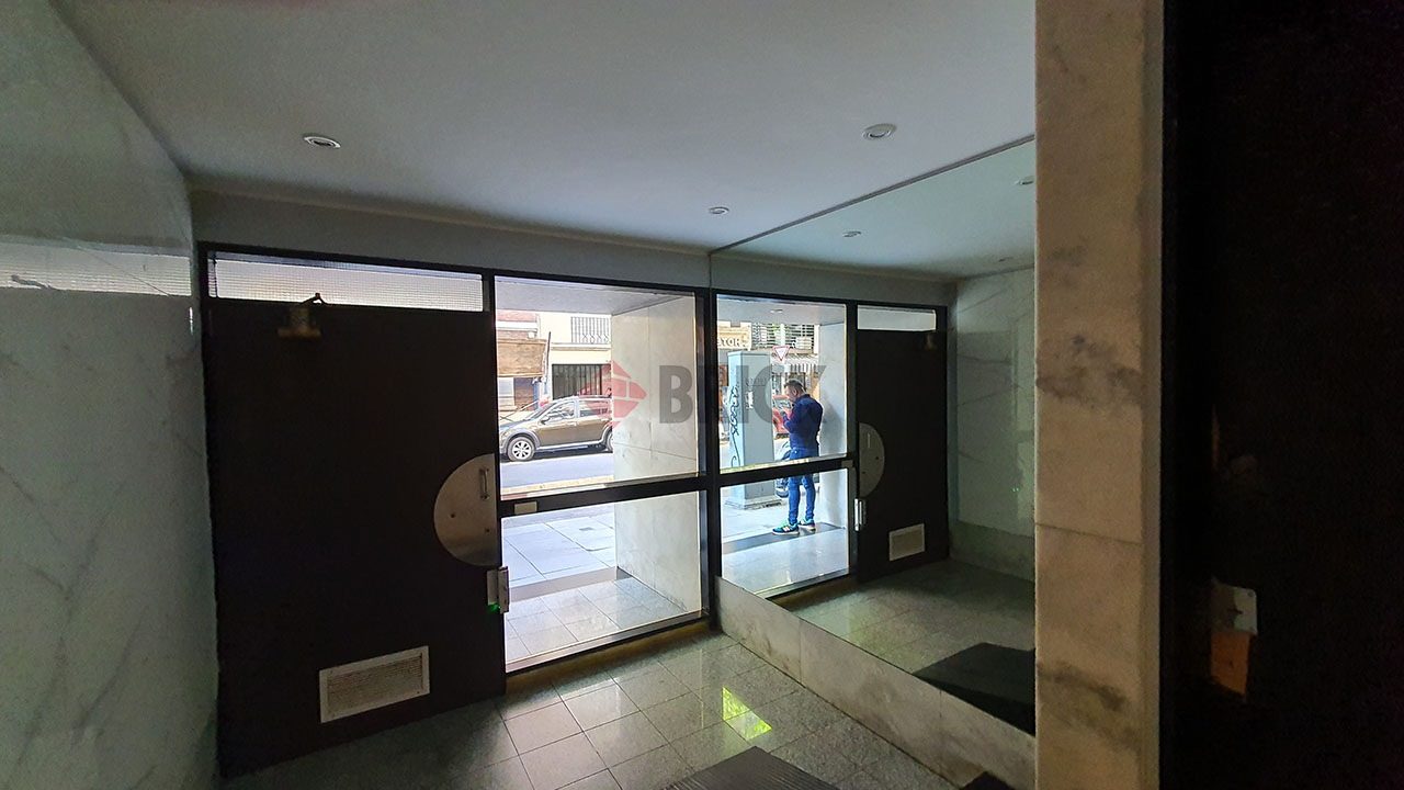 ECUADOR al 1500 Piso 2 21