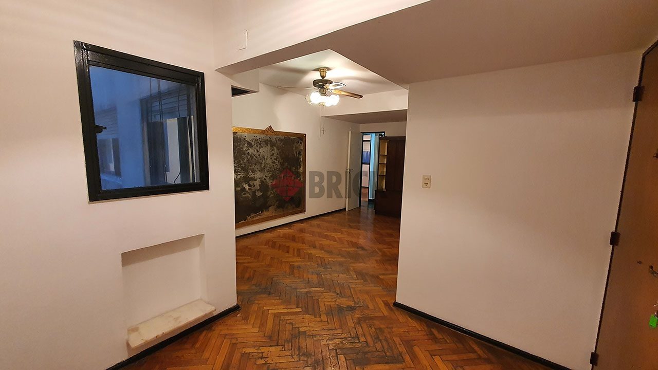 ECUADOR al 1500 Piso 2 3