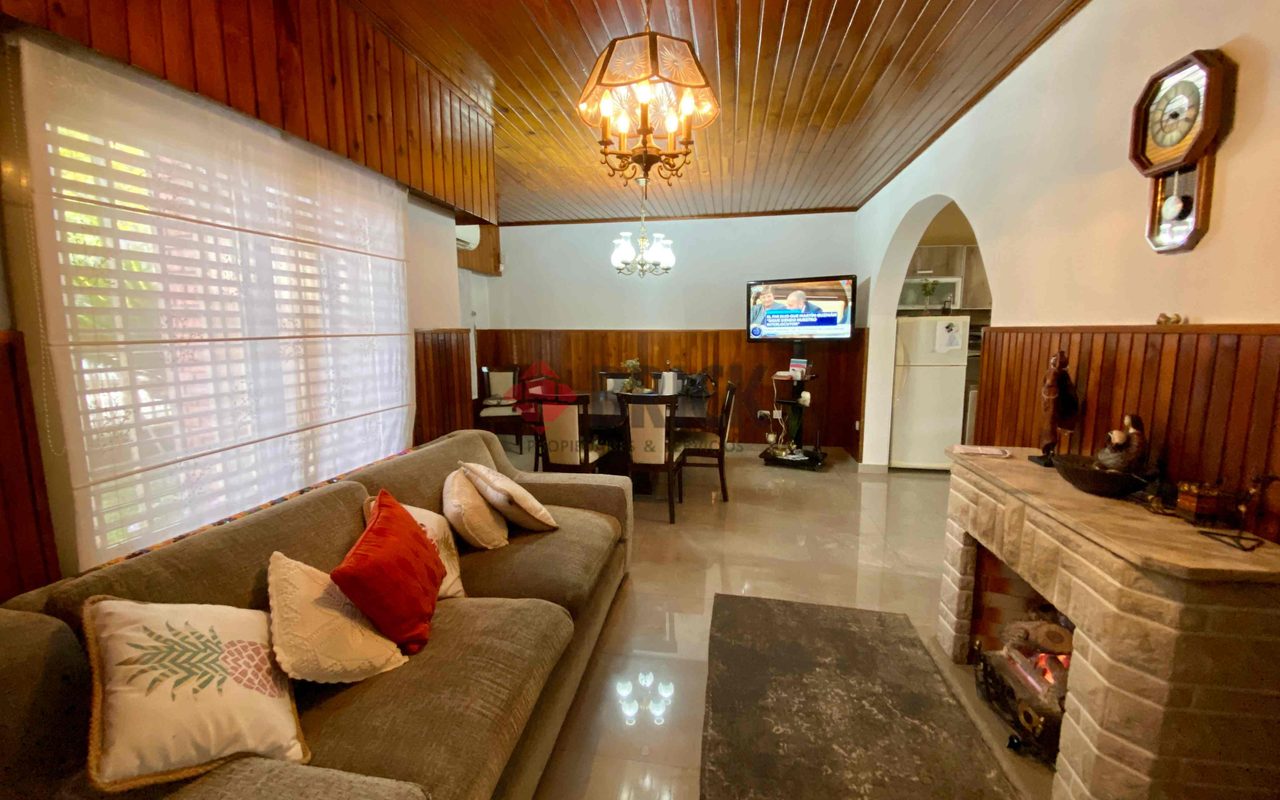 MERCEDES ALVAREZ al 2000 10