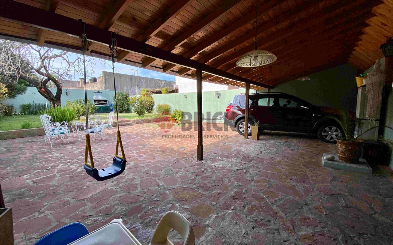 MERCEDES ALVAREZ al 2000 15