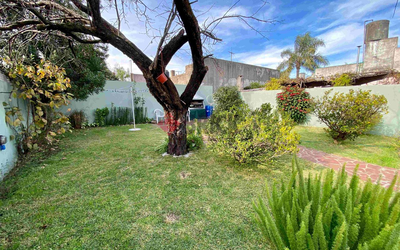 MERCEDES ALVAREZ al 2000 4