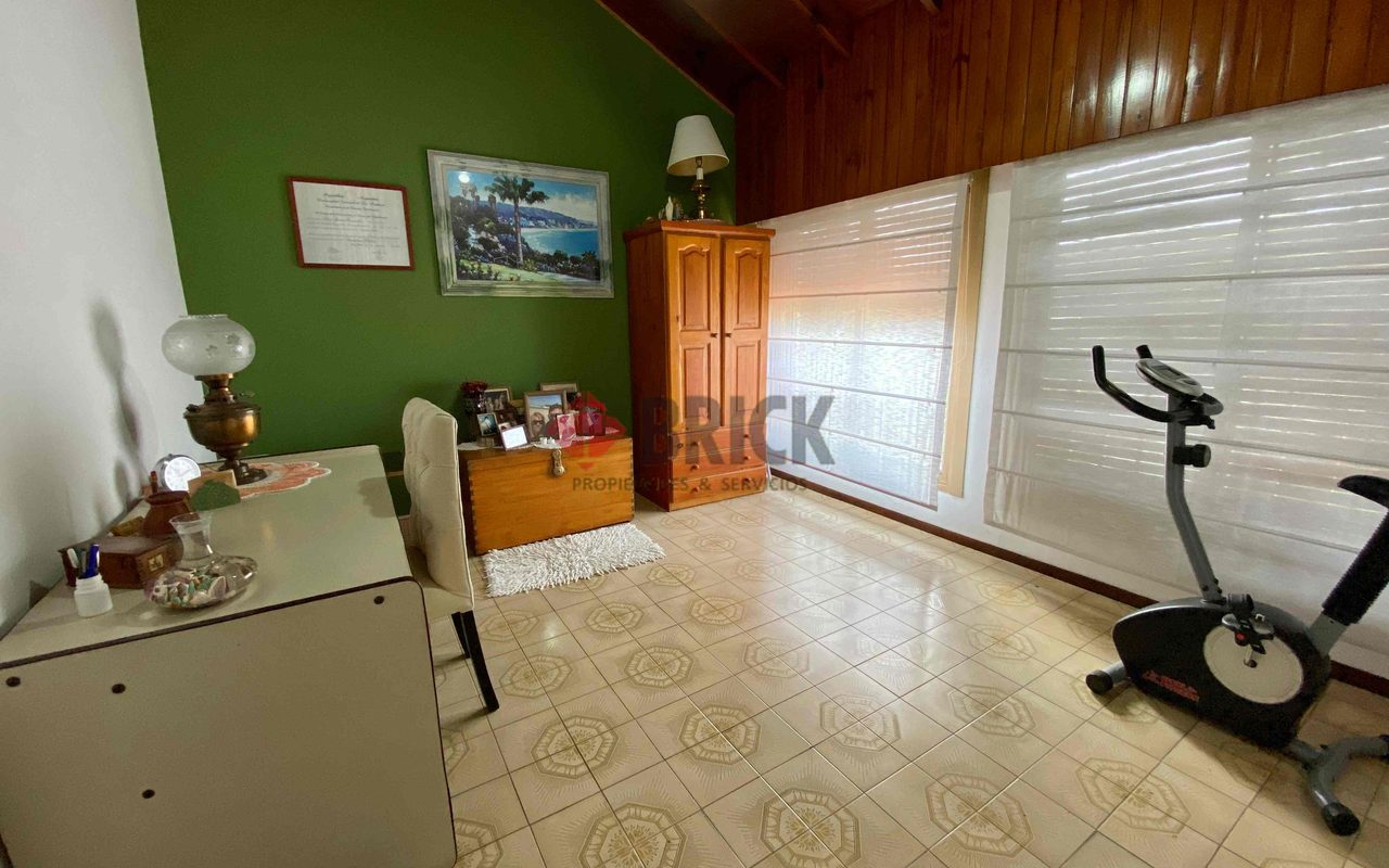 MERCEDES ALVAREZ al 2000 18