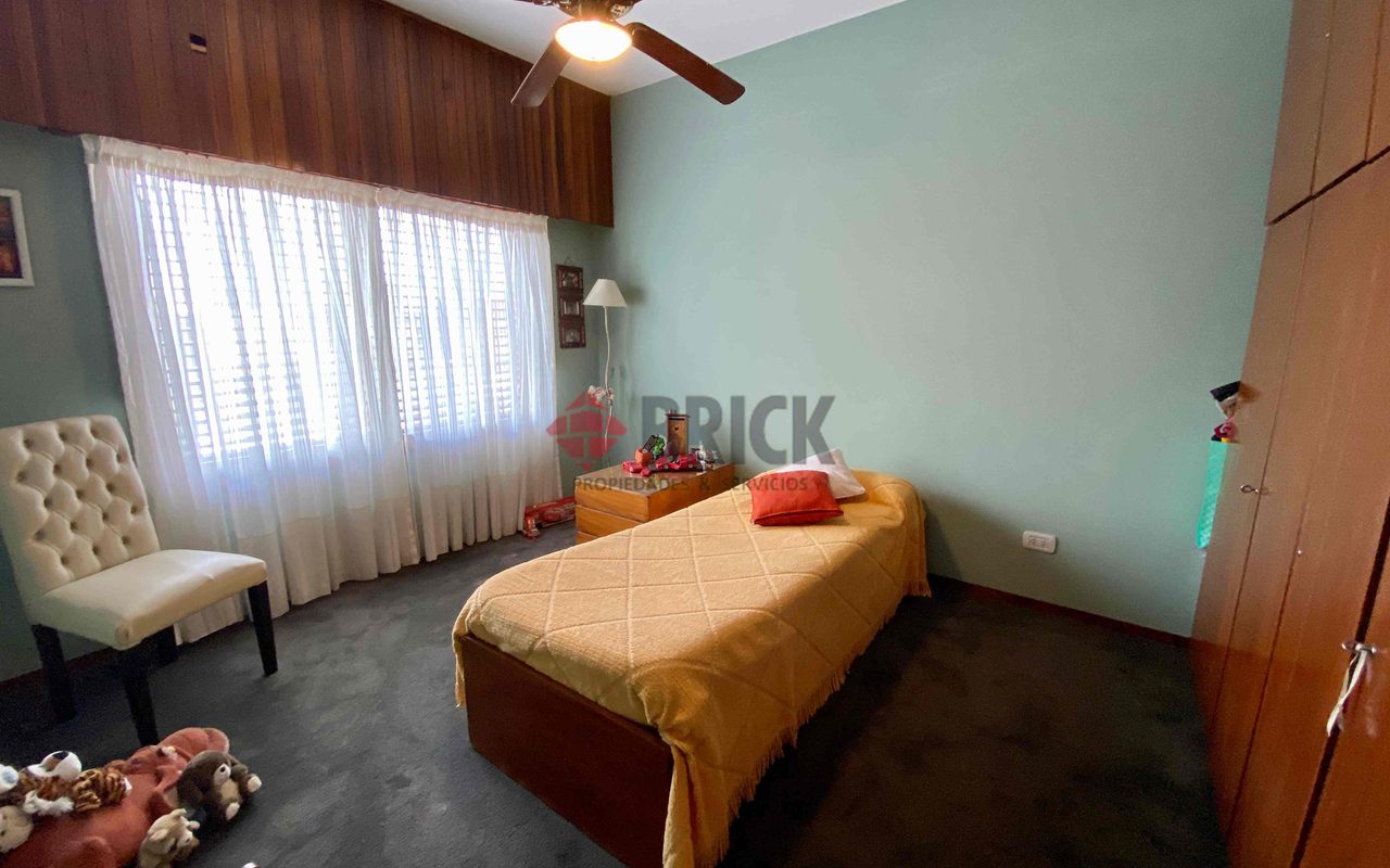 MERCEDES ALVAREZ al 2000 23