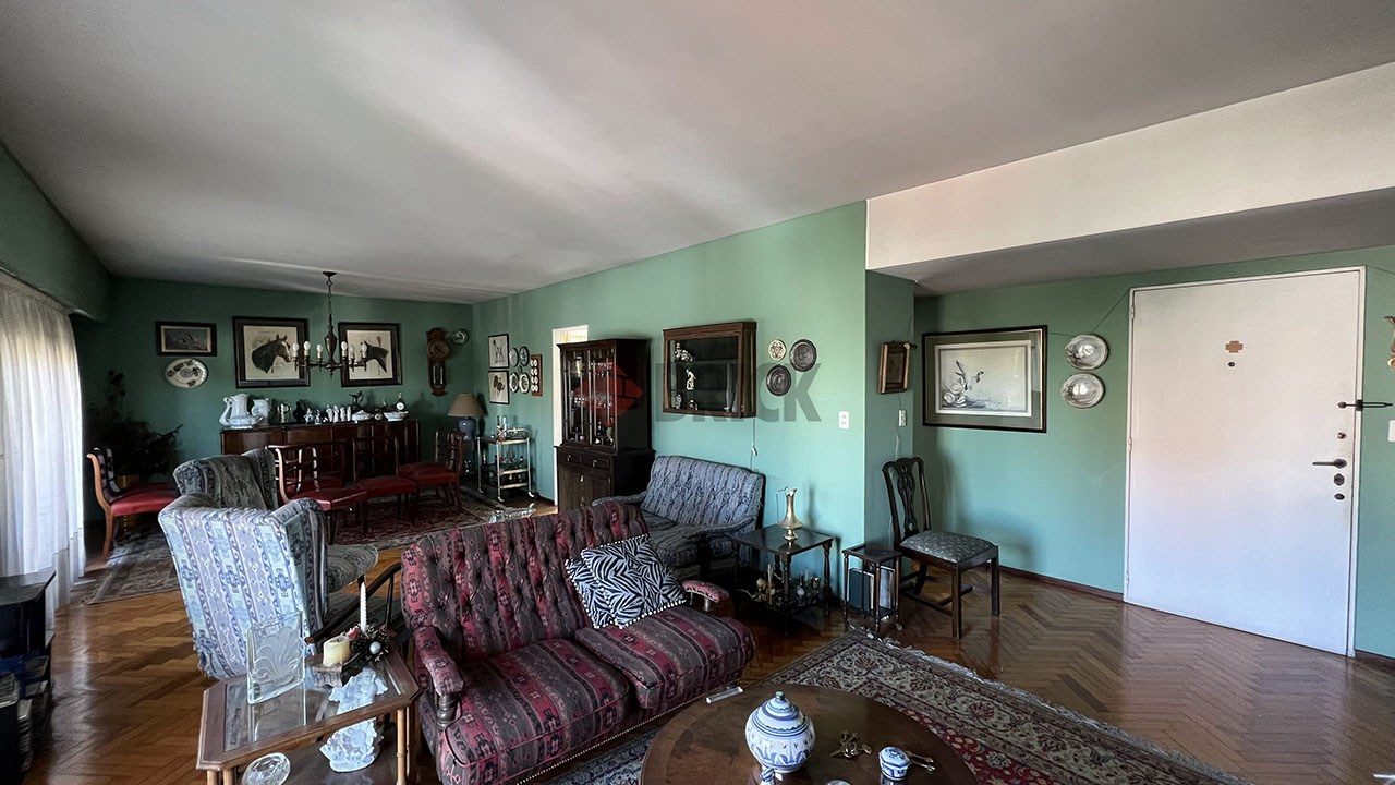 CONDE al 2200 Piso 6 2