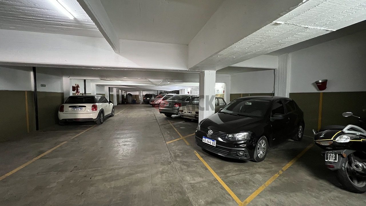 CONDE al 2200 Piso 6 37