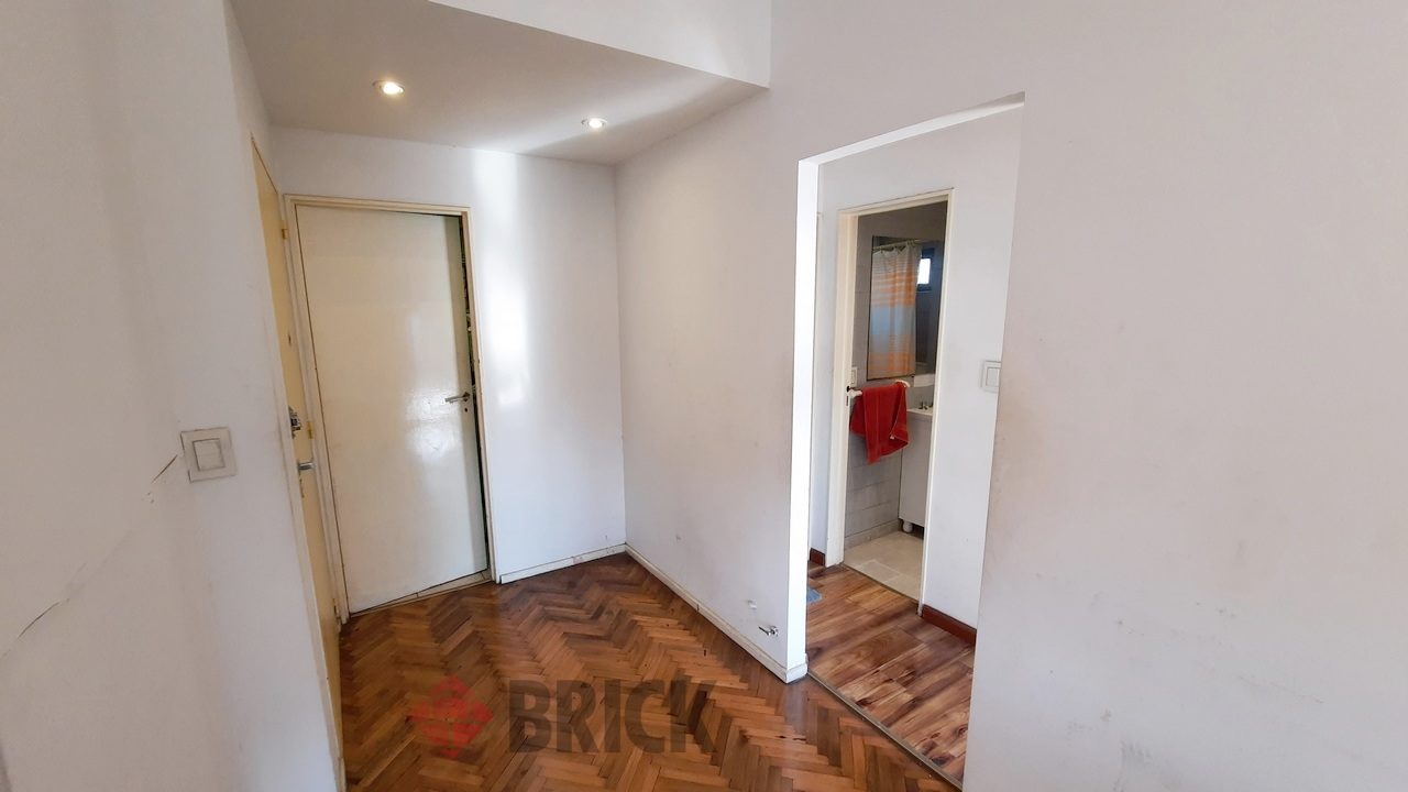 RIVADAVIA, AVDA. al 7500 Piso 2 8