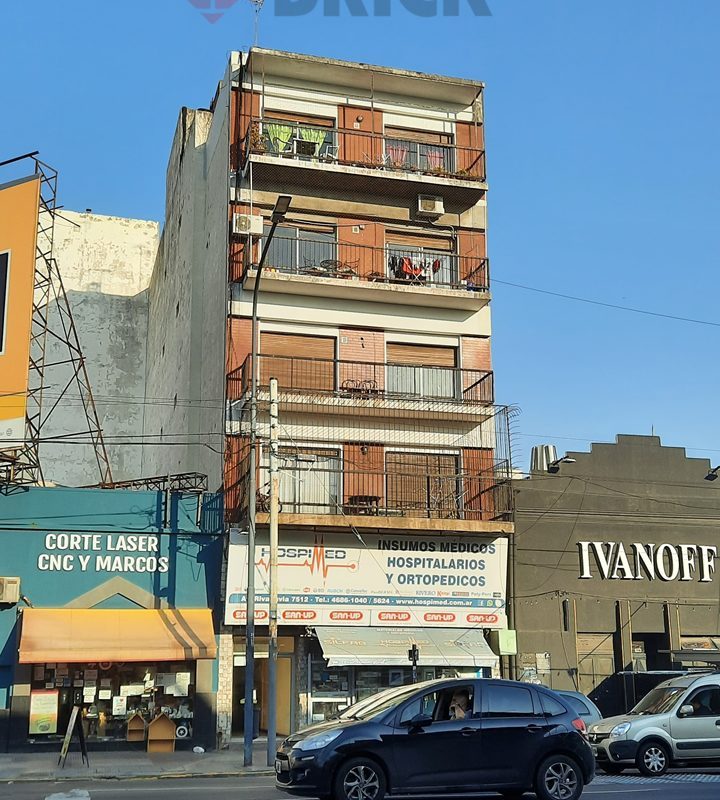 RIVADAVIA, AVDA. al 7500 Piso 2 25