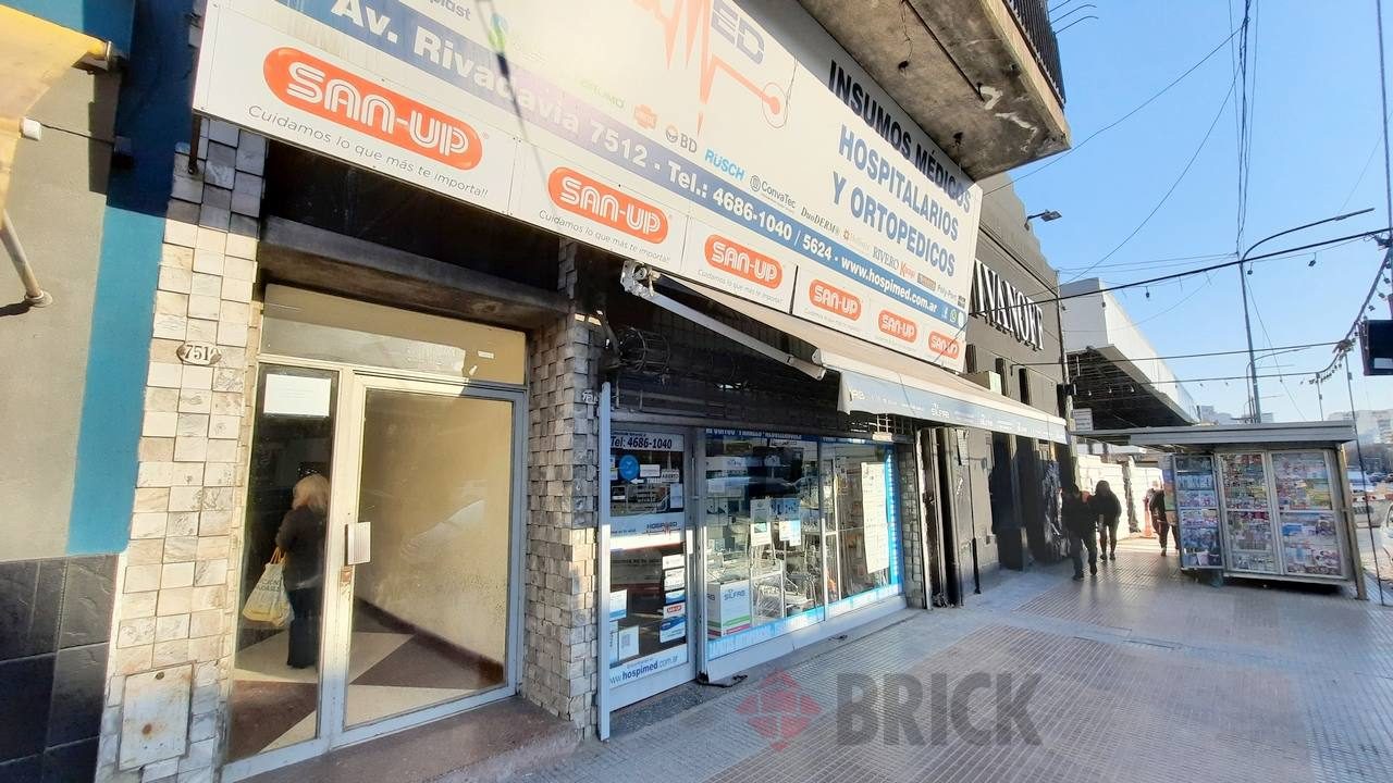RIVADAVIA, AVDA. al 7500 Piso 2 23