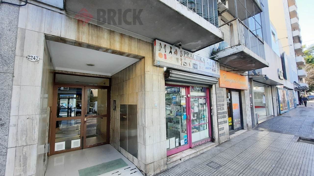 VIAMONTE al 2200 Piso PB 20