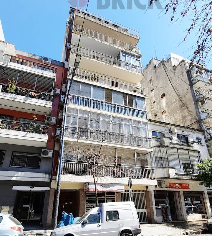 AMBROSETTI al 800 Piso 2 29