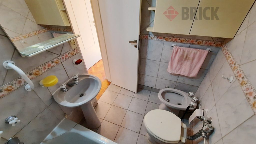 ECUADOR al 1400 Piso 7 11