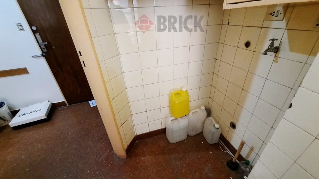 ECUADOR al 1400 Piso 7 18