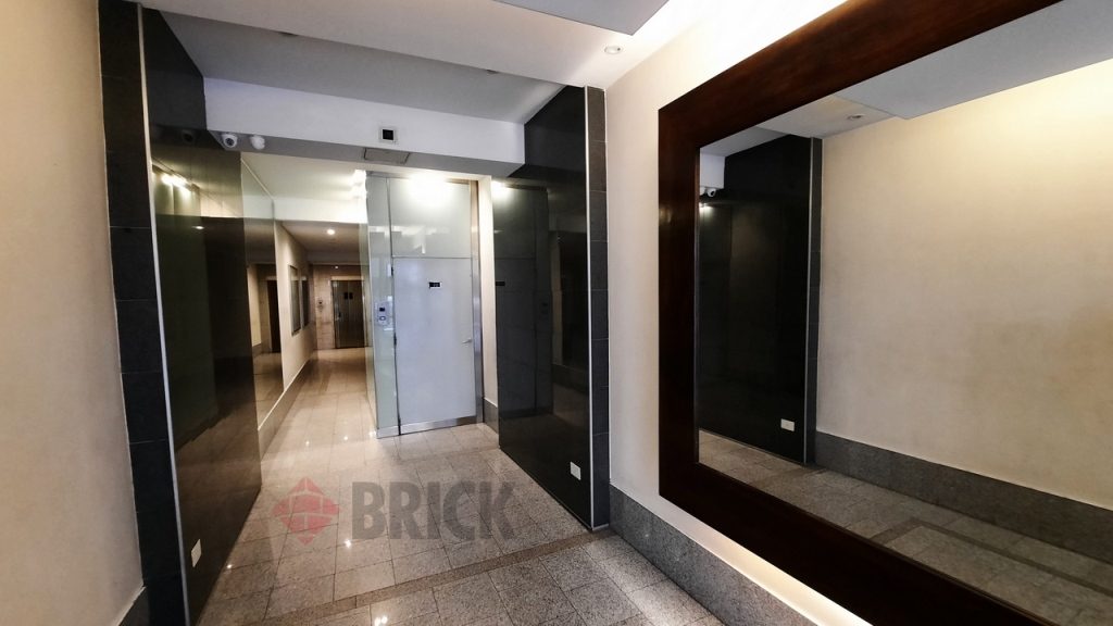 ECUADOR al 1400 Piso 7 24