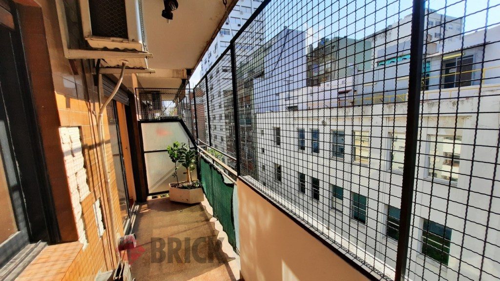 ECUADOR al 1400 Piso 7 5