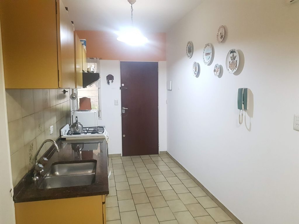 YRIGOYEN, HIPOLITO, AV. al 6600 Piso 1 17