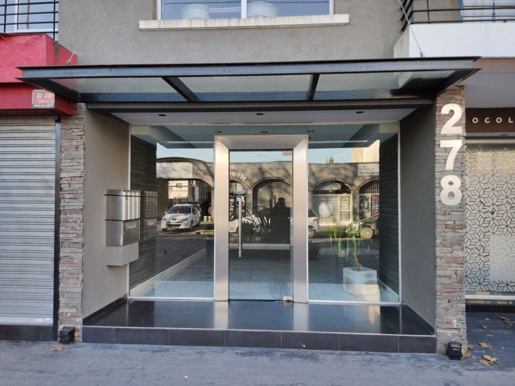 FONROUGE al 200 Piso PB 31